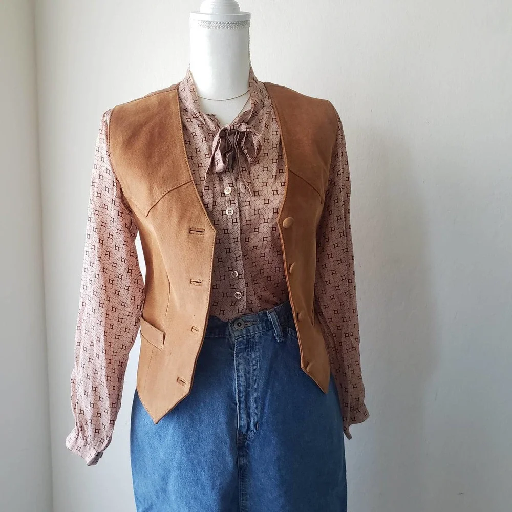 Vintage Suede Cognac Brown Western-Style Vest - Picture 3 of 11